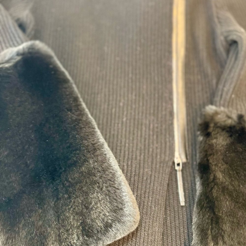 MaxMara Black Cashmere/Wool/Leather Zip Up Sweater Coat W Fur Sleeves, Sz Medium - Picture 7 of 11